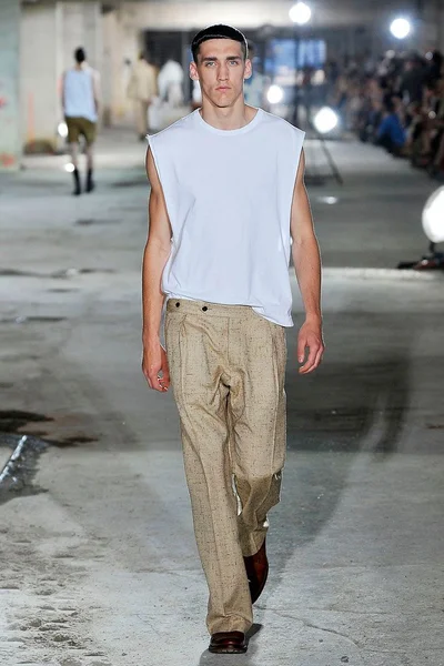 Look 23